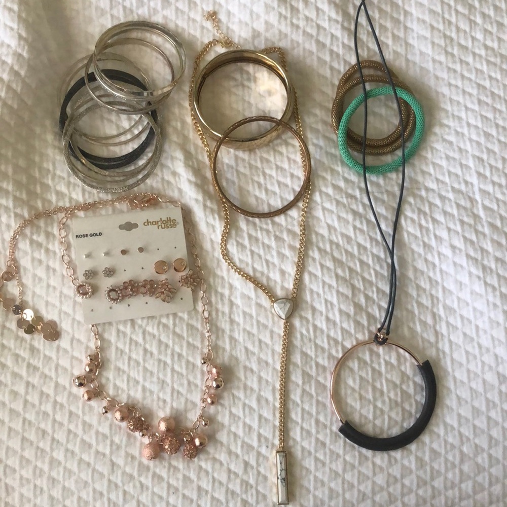 Assorted jewelry